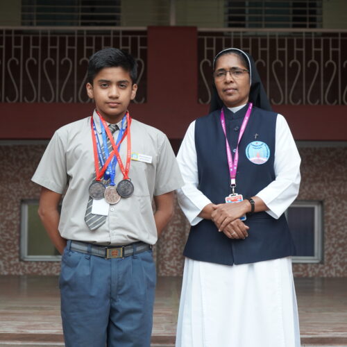 CBSE cluster 12th Swimming Champianship Winers held at Vidisha (Won Silver medal and 100 meter butterflyevent and two bronze medal in 400 meter and 200 meter